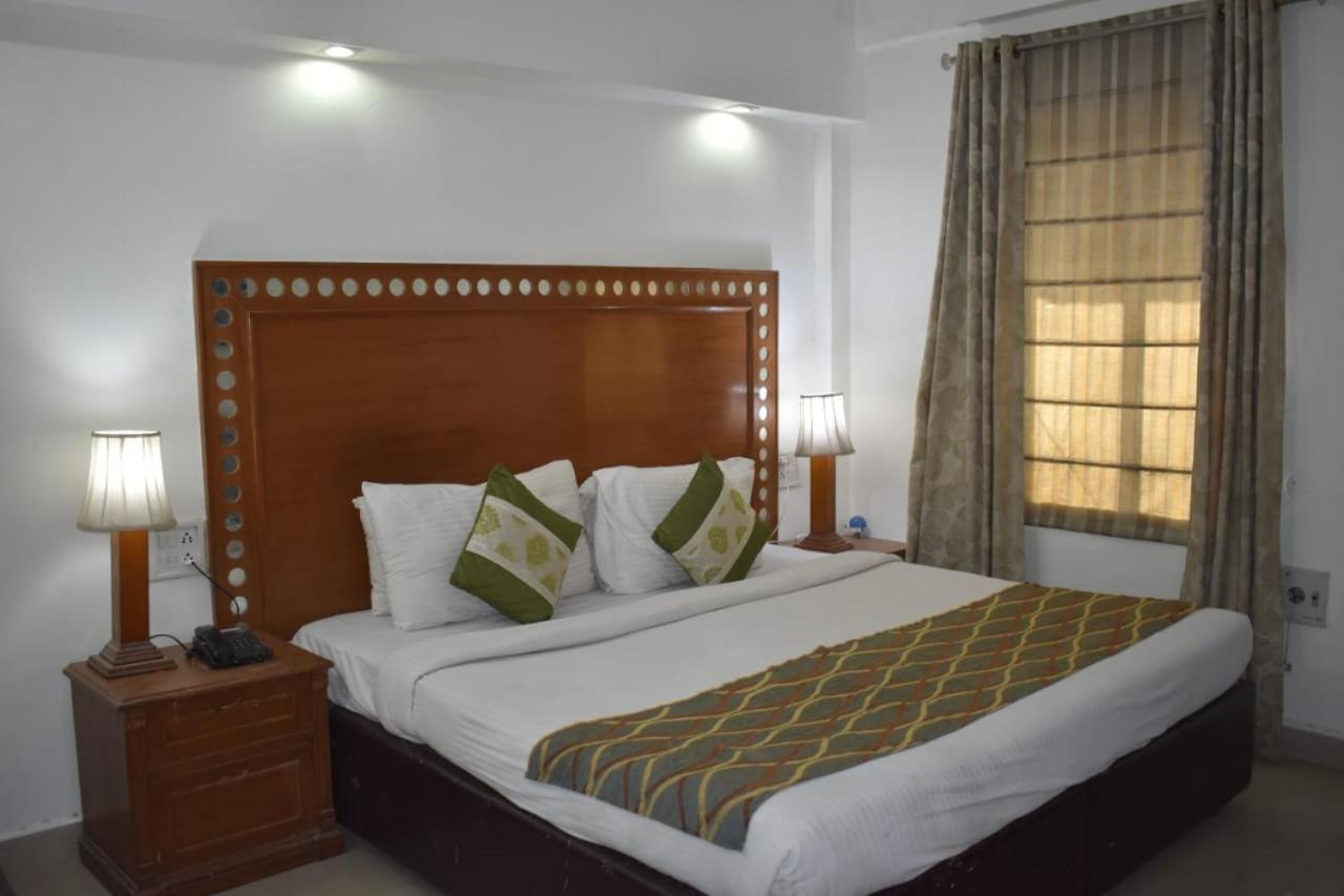 Hotel Aravali Heights Alwar Exterior foto